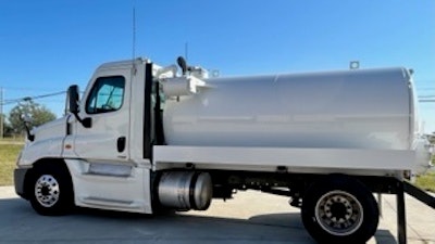 2014 Freightliner Cascadia 2500 Gal Driver Side View